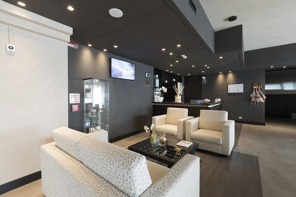 Hotel King, By R Collection Hotels Varedo Exterior foto